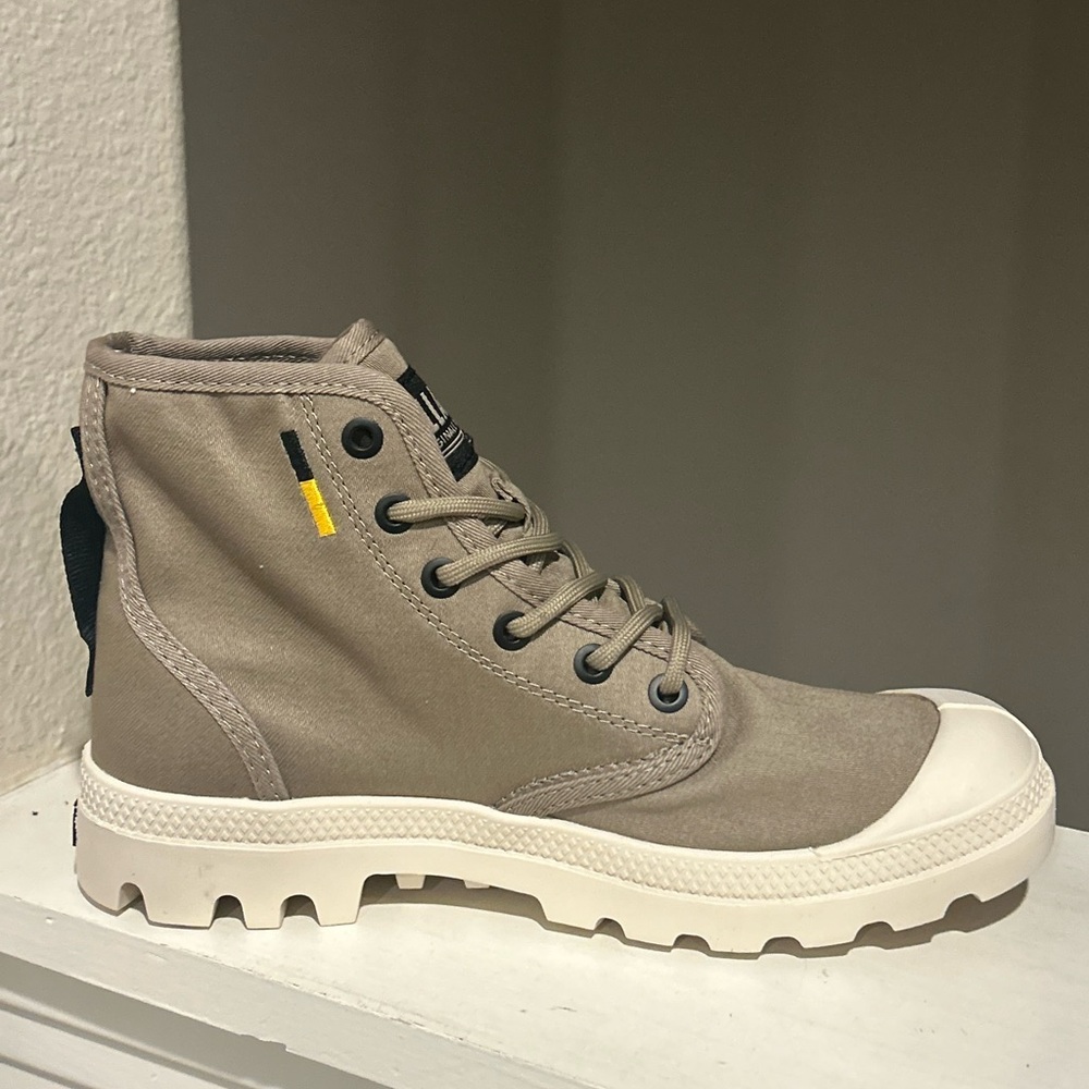 Palladium Pampa Hi HTG Supply Dune Women’s Size 6 Boots 77356-297-M NIB - Picture 5 of 10